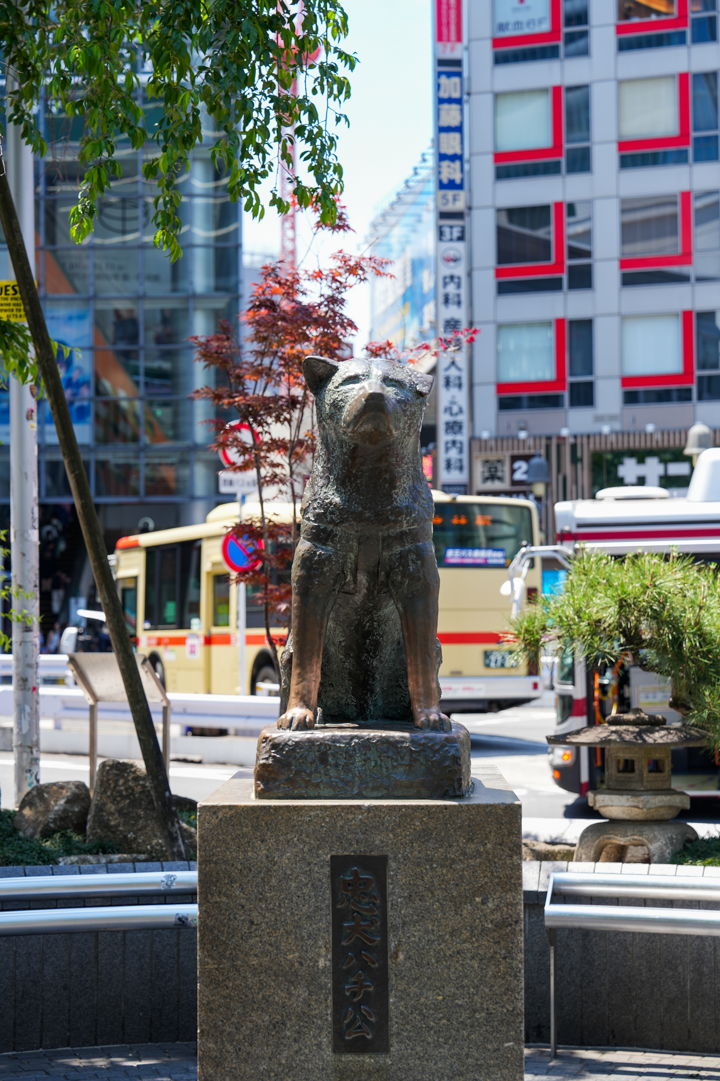 Hachiko Statue